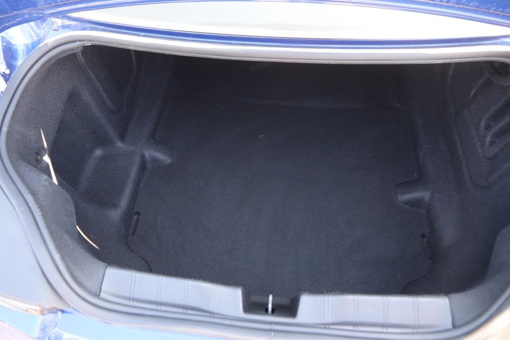 Chevrolet Camaro Vehicle Full-screen Gallery Image 8