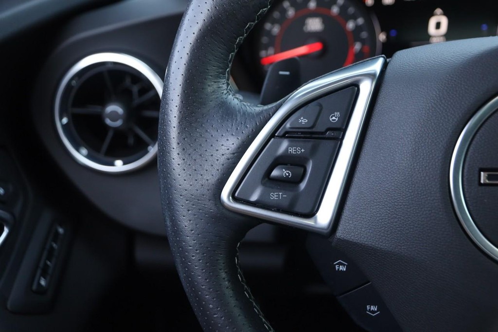 Chevrolet Camaro Vehicle Full-screen Gallery Image 14