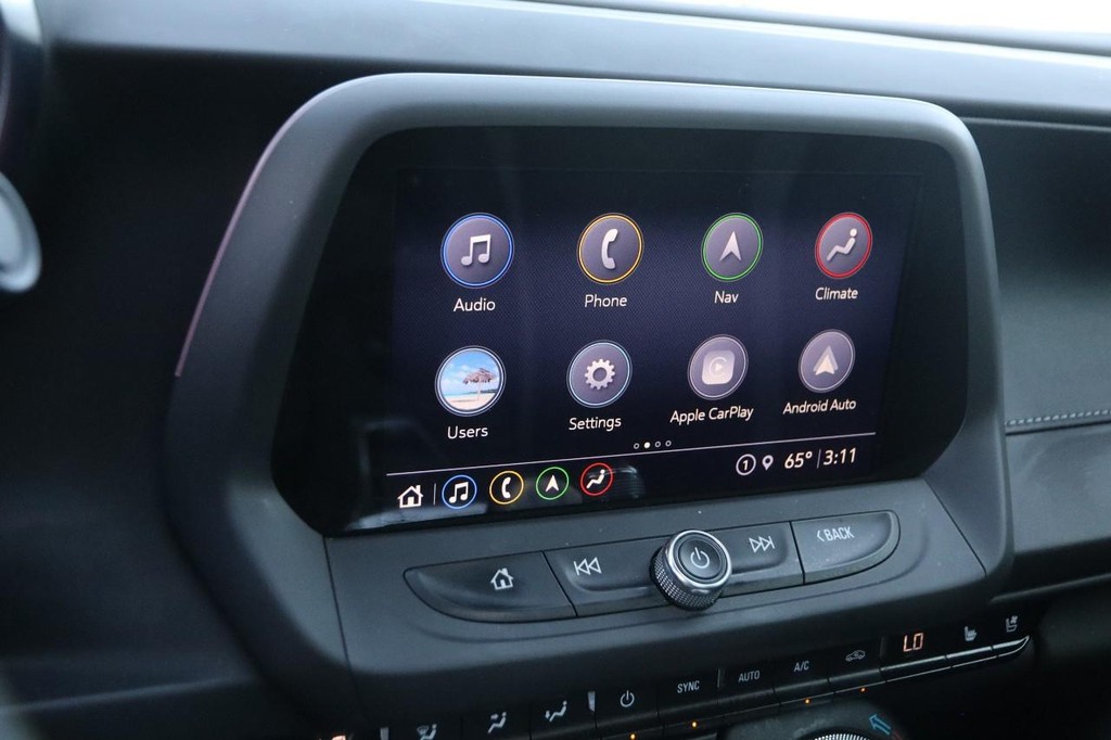 Chevrolet Camaro Vehicle Full-screen Gallery Image 18