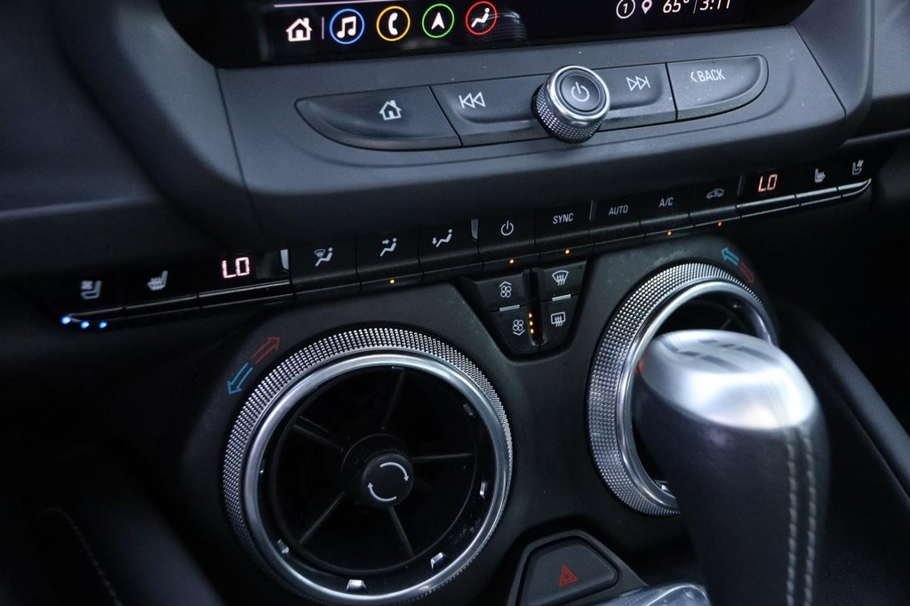 Chevrolet Camaro Vehicle Full-screen Gallery Image 20