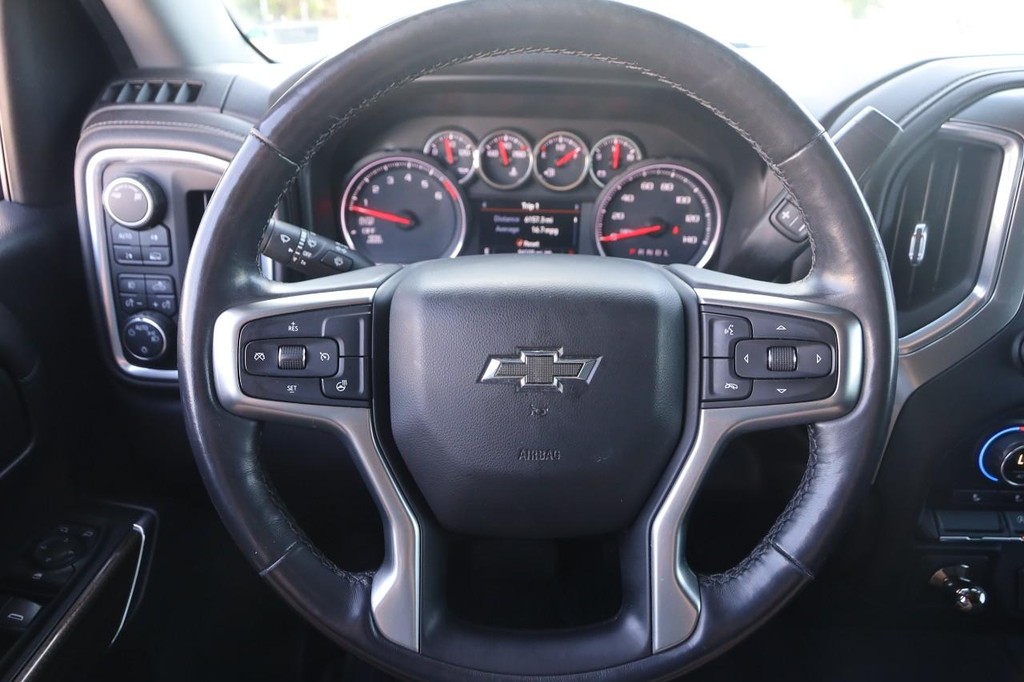 Chevrolet Silverado 1500 Vehicle Full-screen Gallery Image 10