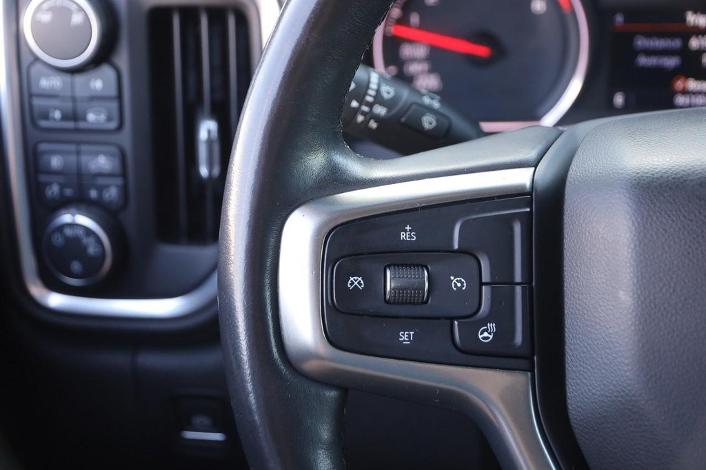 Chevrolet Silverado 1500 Vehicle Full-screen Gallery Image 11