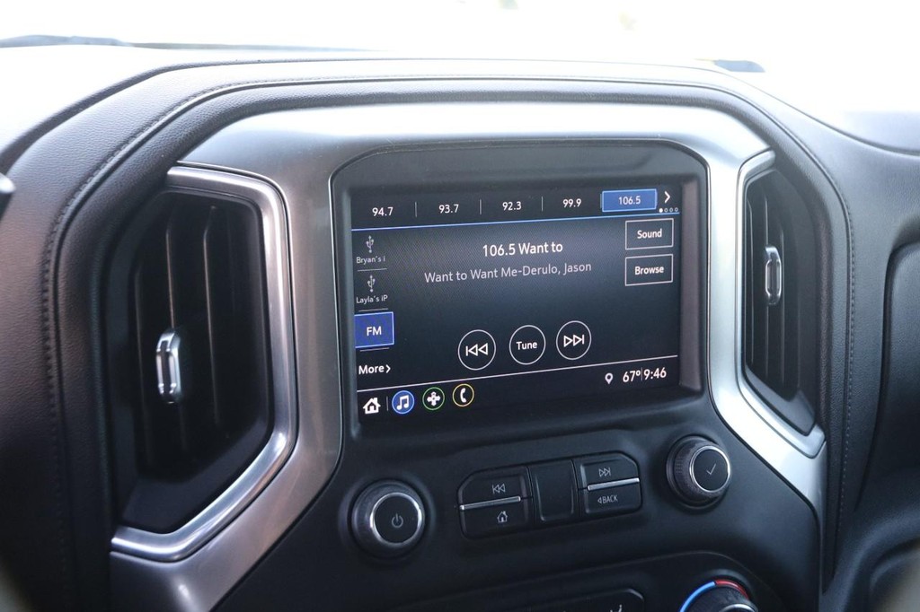 Chevrolet Silverado 1500 Vehicle Full-screen Gallery Image 16