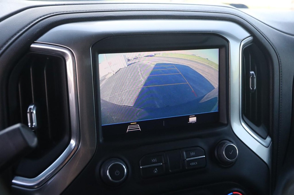 Chevrolet Silverado 1500 Vehicle Full-screen Gallery Image 17