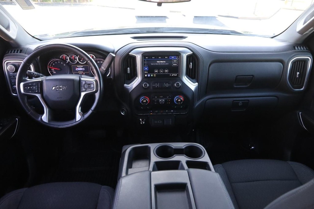 Chevrolet Silverado 1500 Vehicle Full-screen Gallery Image 20