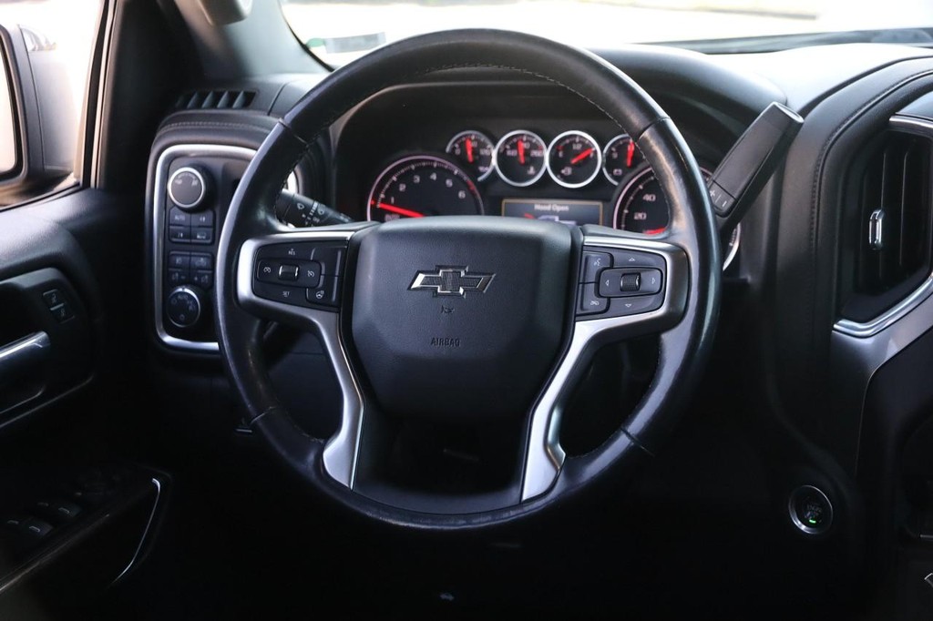 Chevrolet Silverado 1500 Vehicle Full-screen Gallery Image 22