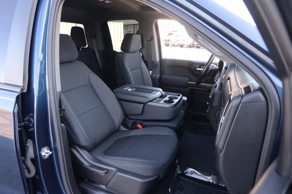 Chevrolet Silverado 1500 Vehicle Full-screen Gallery Image 25