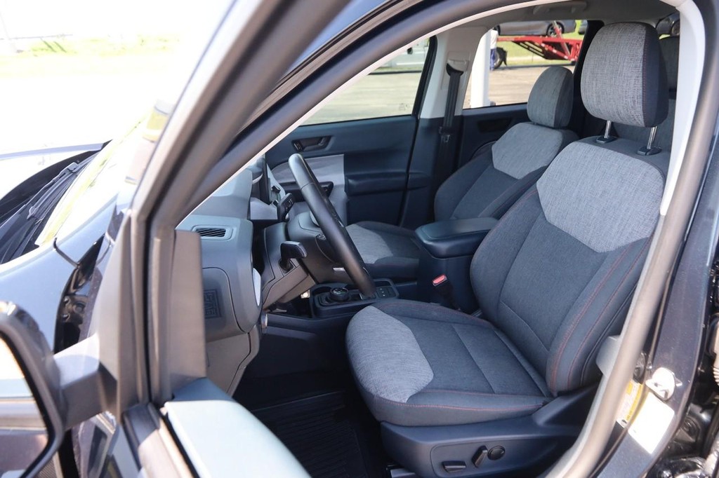 Ford Maverick Vehicle Full-screen Gallery Image 7