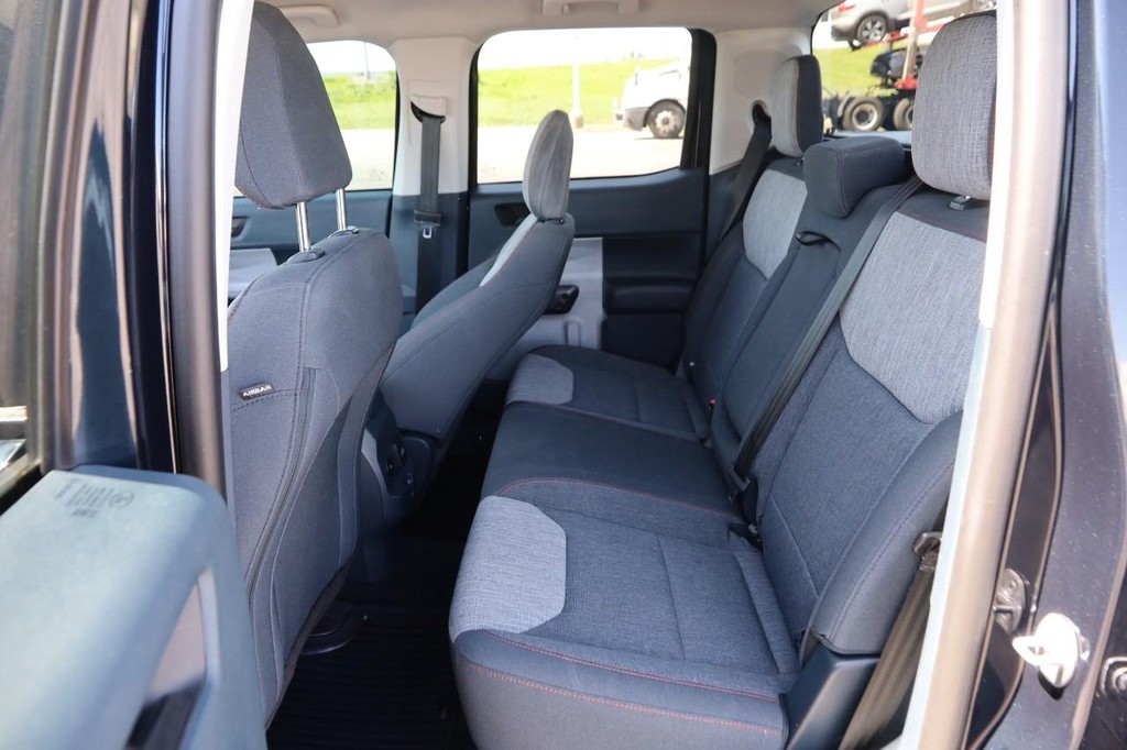 Ford Maverick Vehicle Full-screen Gallery Image 8