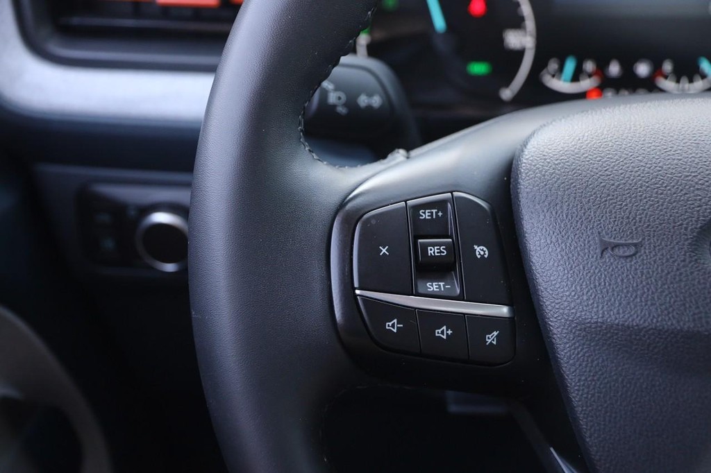 Ford Maverick Vehicle Full-screen Gallery Image 10