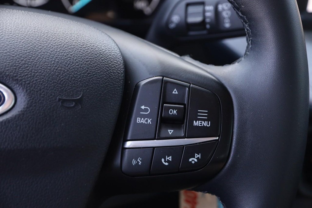 Ford Maverick Vehicle Full-screen Gallery Image 11