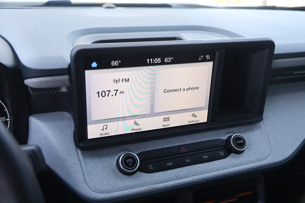 Ford Maverick Vehicle Full-screen Gallery Image 13