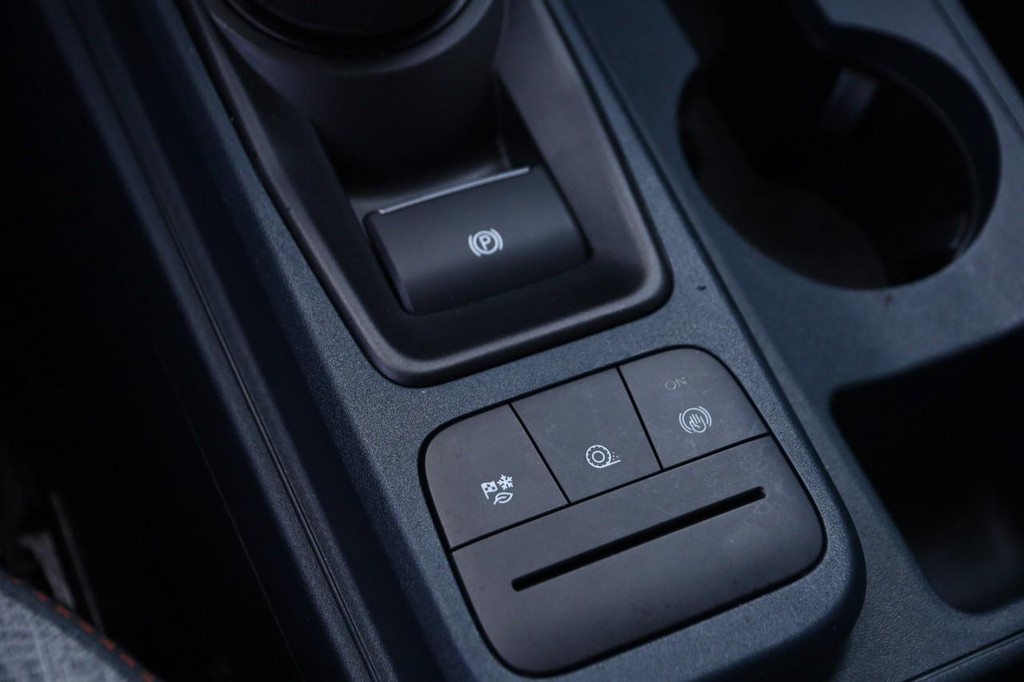 Ford Maverick Vehicle Full-screen Gallery Image 16