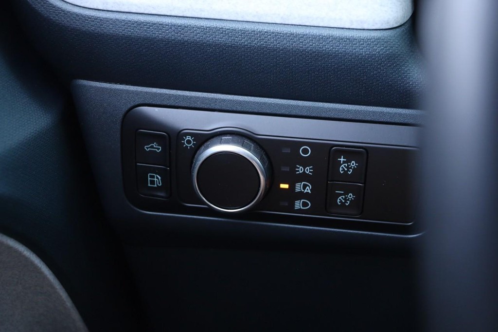 Ford Maverick Vehicle Full-screen Gallery Image 17