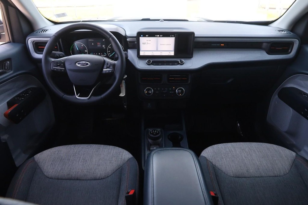 Ford Maverick Vehicle Full-screen Gallery Image 18