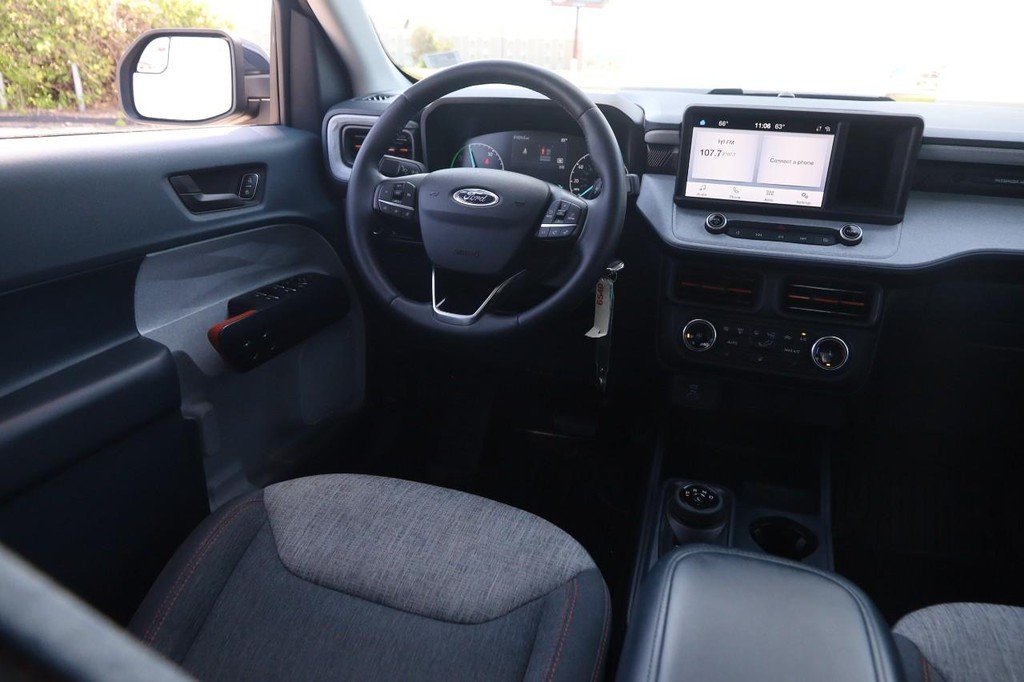 Ford Maverick Vehicle Full-screen Gallery Image 19