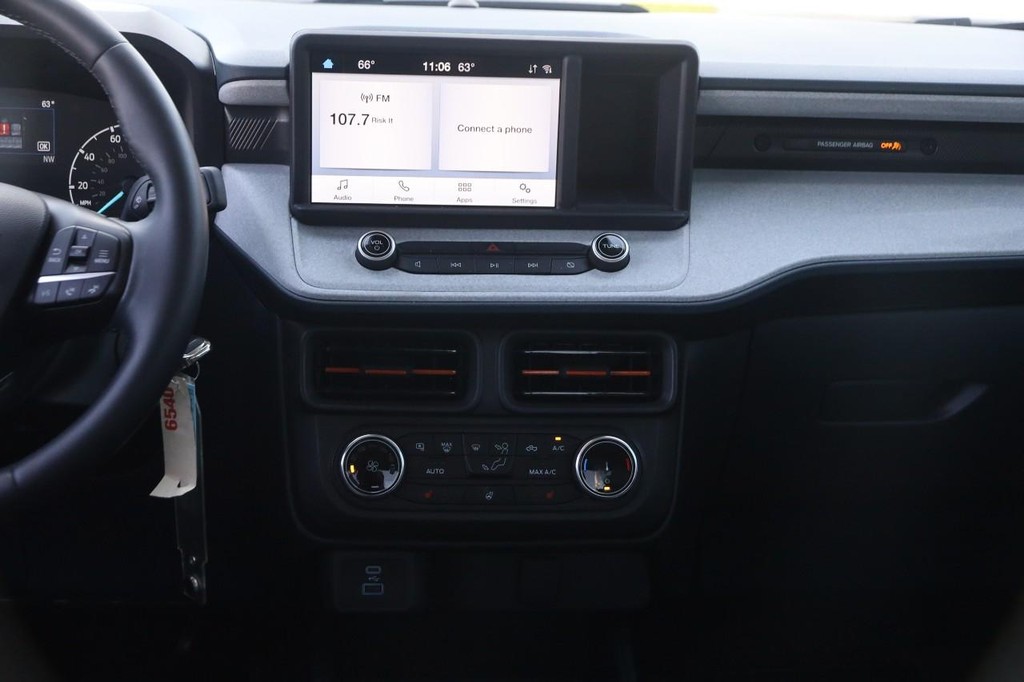 Ford Maverick Vehicle Full-screen Gallery Image 21