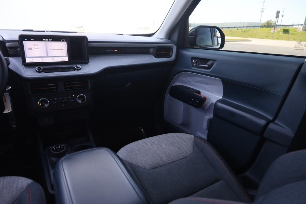 Ford Maverick Vehicle Full-screen Gallery Image 22