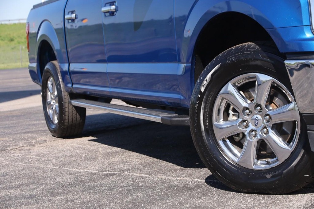 Ford F-150 Vehicle Full-screen Gallery Image 3