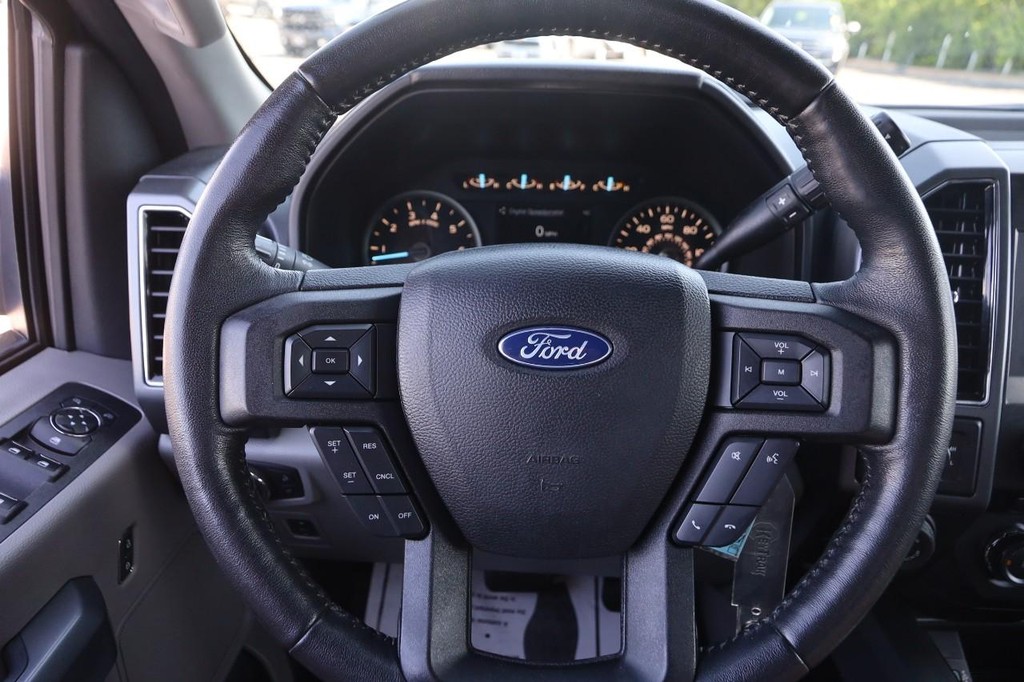 Ford F-150 Vehicle Full-screen Gallery Image 10