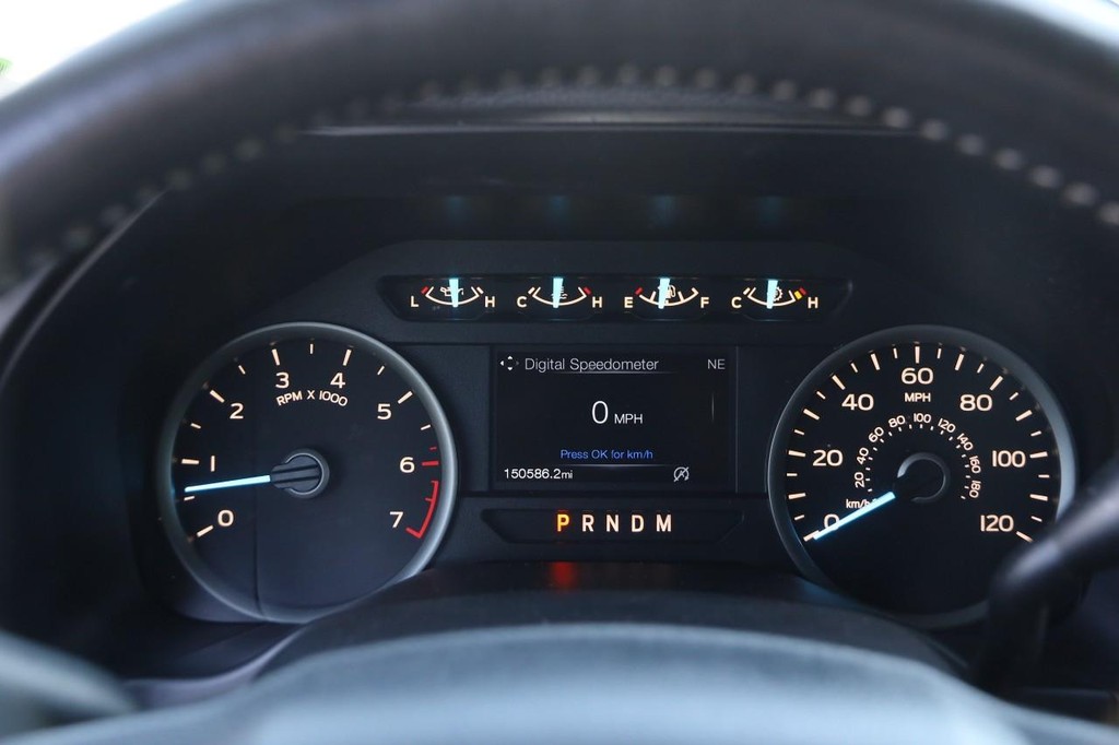 Ford F-150 Vehicle Full-screen Gallery Image 13