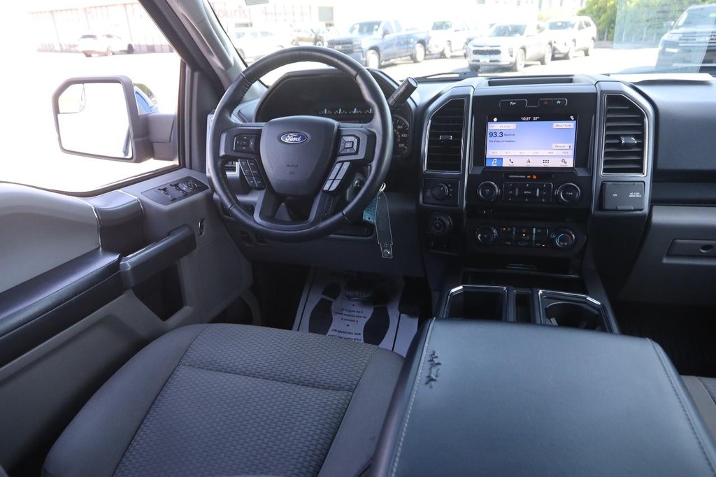 Ford F-150 Vehicle Full-screen Gallery Image 21