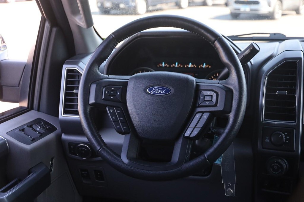 Ford F-150 Vehicle Full-screen Gallery Image 22