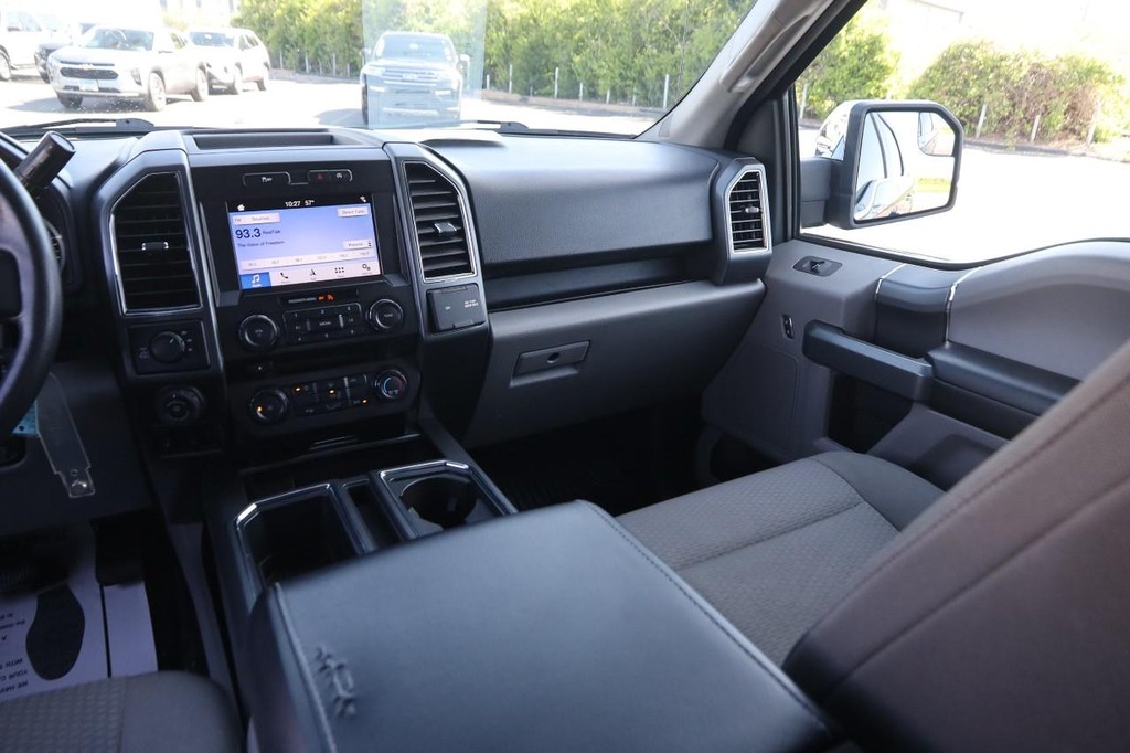 Ford F-150 Vehicle Full-screen Gallery Image 24