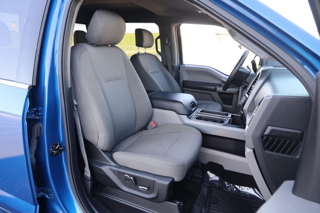 Ford F-150 Vehicle Full-screen Gallery Image 25