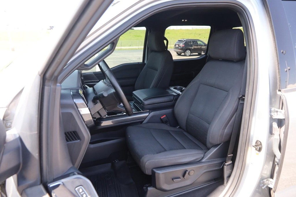 Ford F-150 Vehicle Full-screen Gallery Image 8