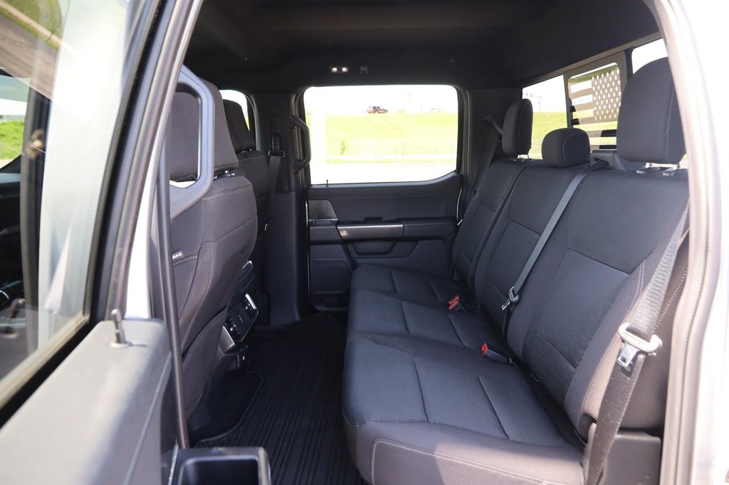 Ford F-150 Vehicle Full-screen Gallery Image 10