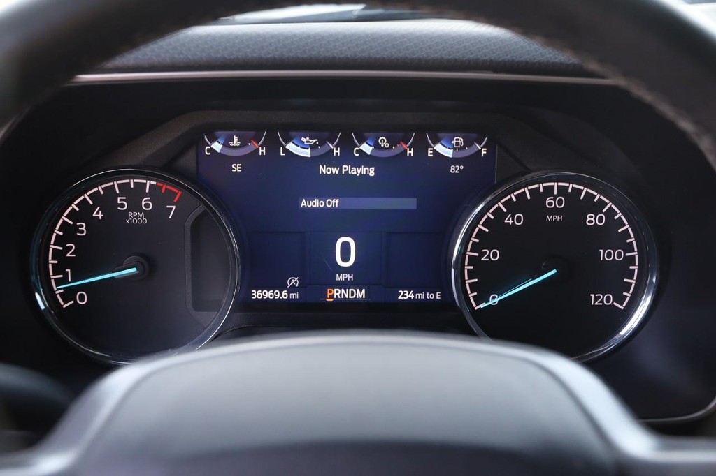 Ford F-150 Vehicle Full-screen Gallery Image 14