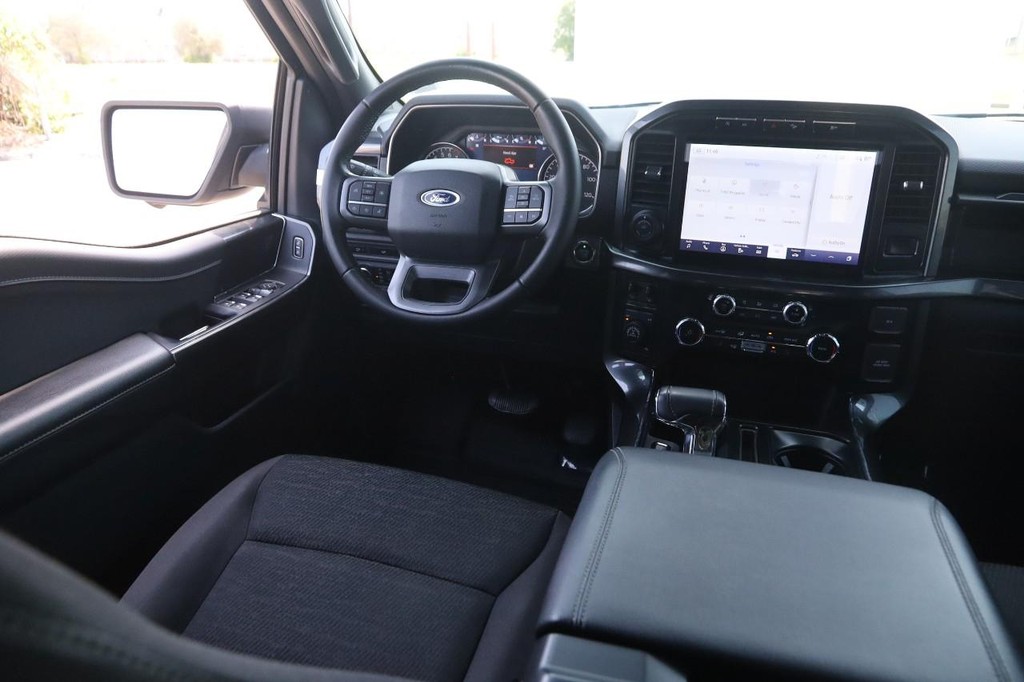 Ford F-150 Vehicle Full-screen Gallery Image 23