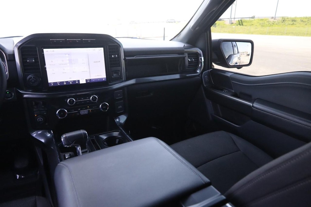 Ford F-150 Vehicle Full-screen Gallery Image 26