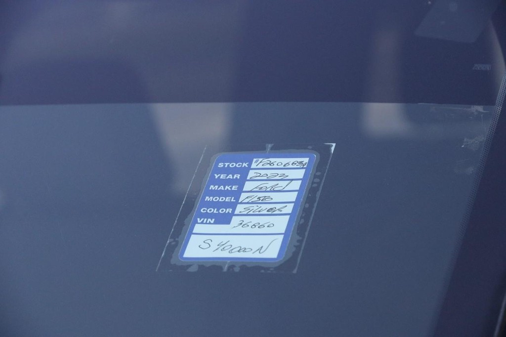 Ford F-150 Vehicle Full-screen Gallery Image 29