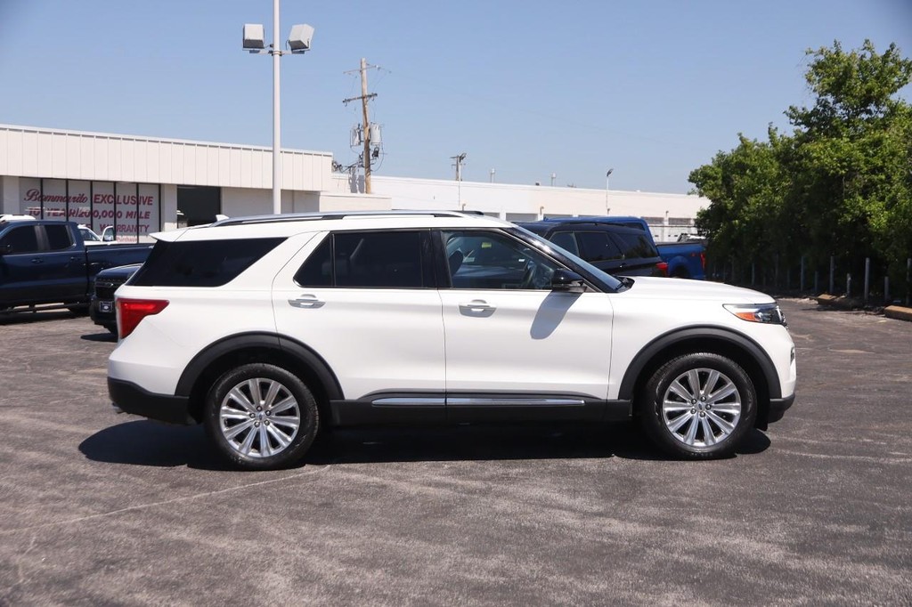 Ford Explorer Vehicle Full-screen Gallery Image 4
