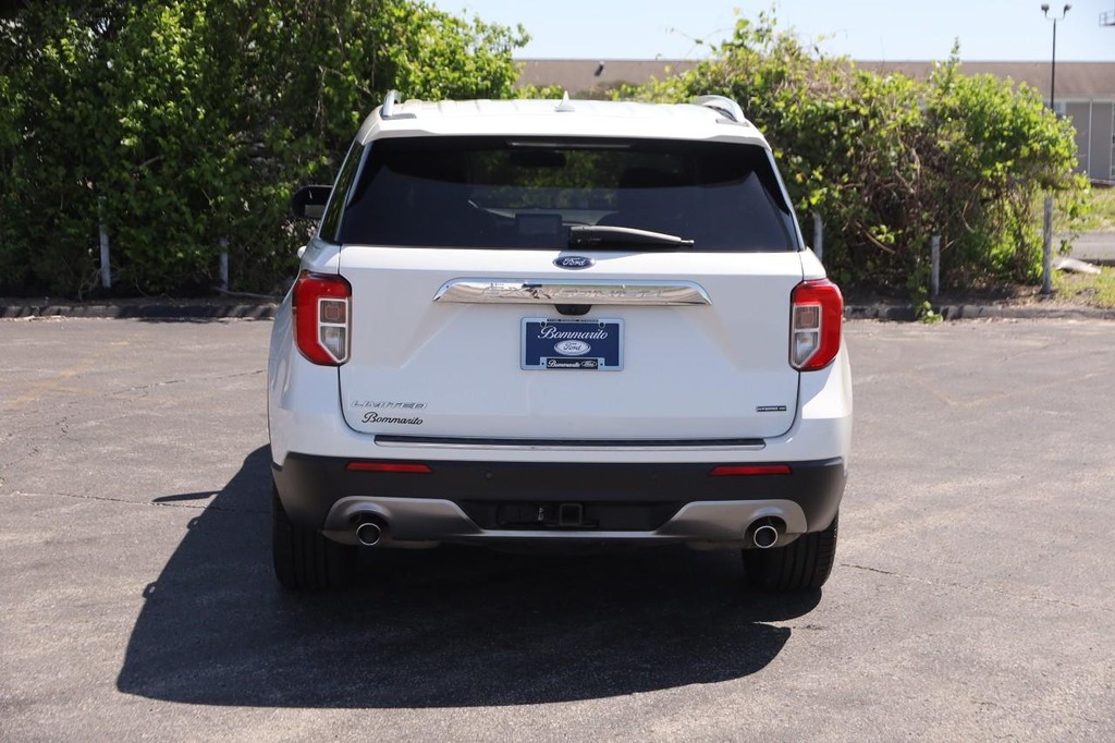 Ford Explorer Vehicle Full-screen Gallery Image 5