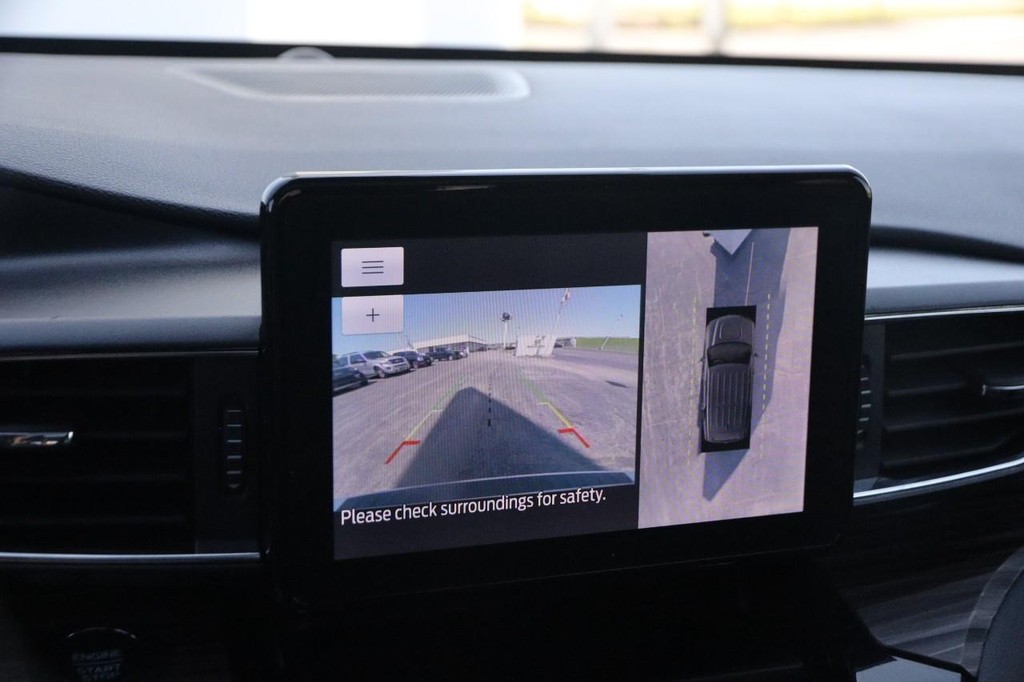 Ford Explorer Vehicle Full-screen Gallery Image 18