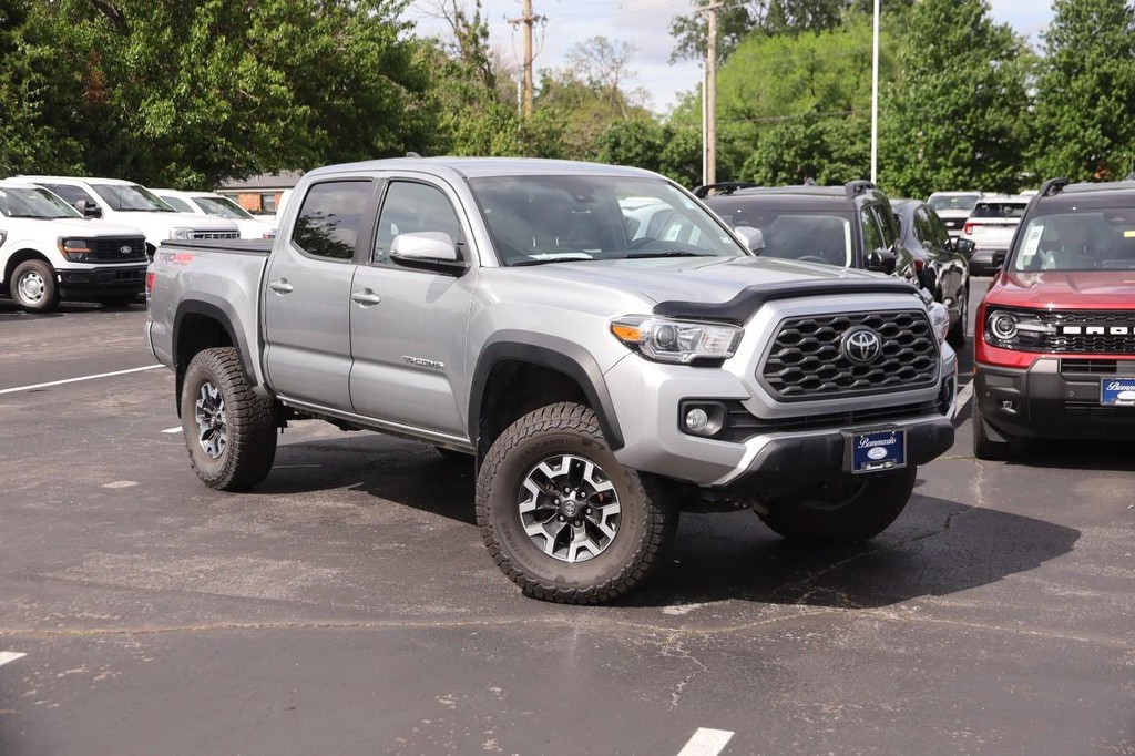 Toyota Tacoma 4WD Vehicle Image 02
