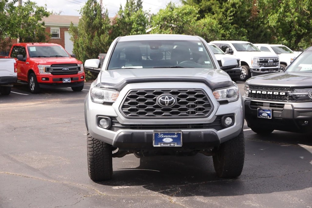 Toyota Tacoma 4WD Vehicle Image 04