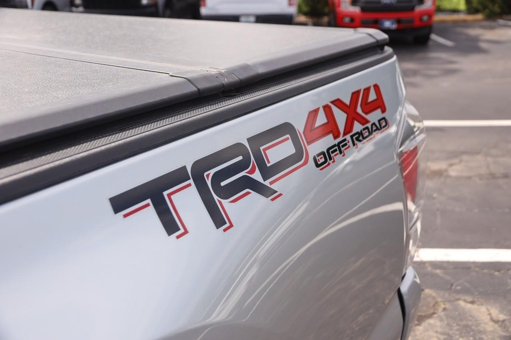 Toyota Tacoma 4WD Vehicle Image 07