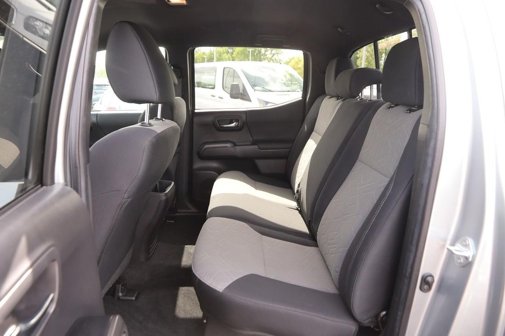 Toyota Tacoma 4WD Vehicle Image 10