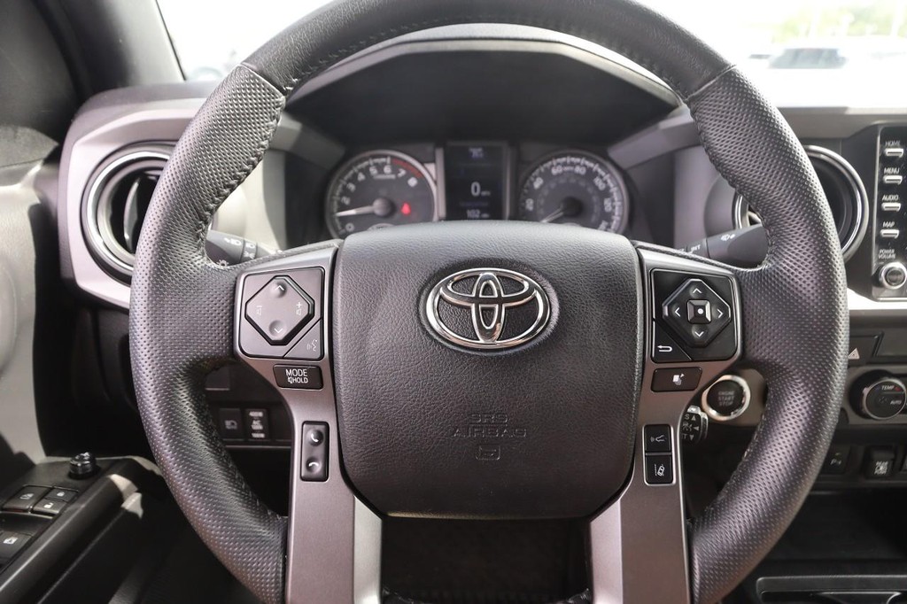 Toyota Tacoma 4WD Vehicle Image 11