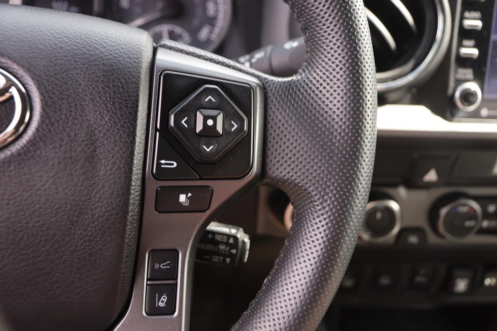 Toyota Tacoma 4WD Vehicle Image 13