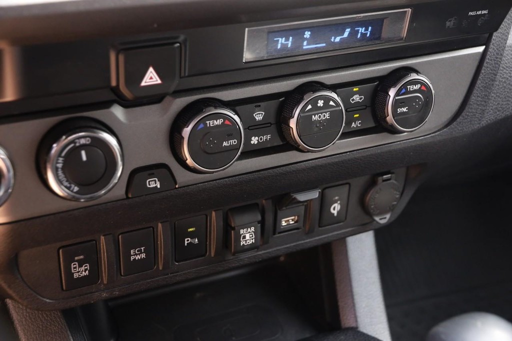 Toyota Tacoma 4WD Vehicle Image 19