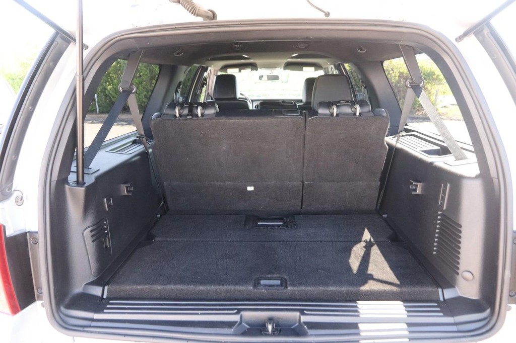 Ford Expedition EL Vehicle Full-screen Gallery Image 6