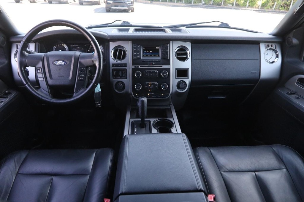 Ford Expedition EL Vehicle Full-screen Gallery Image 21