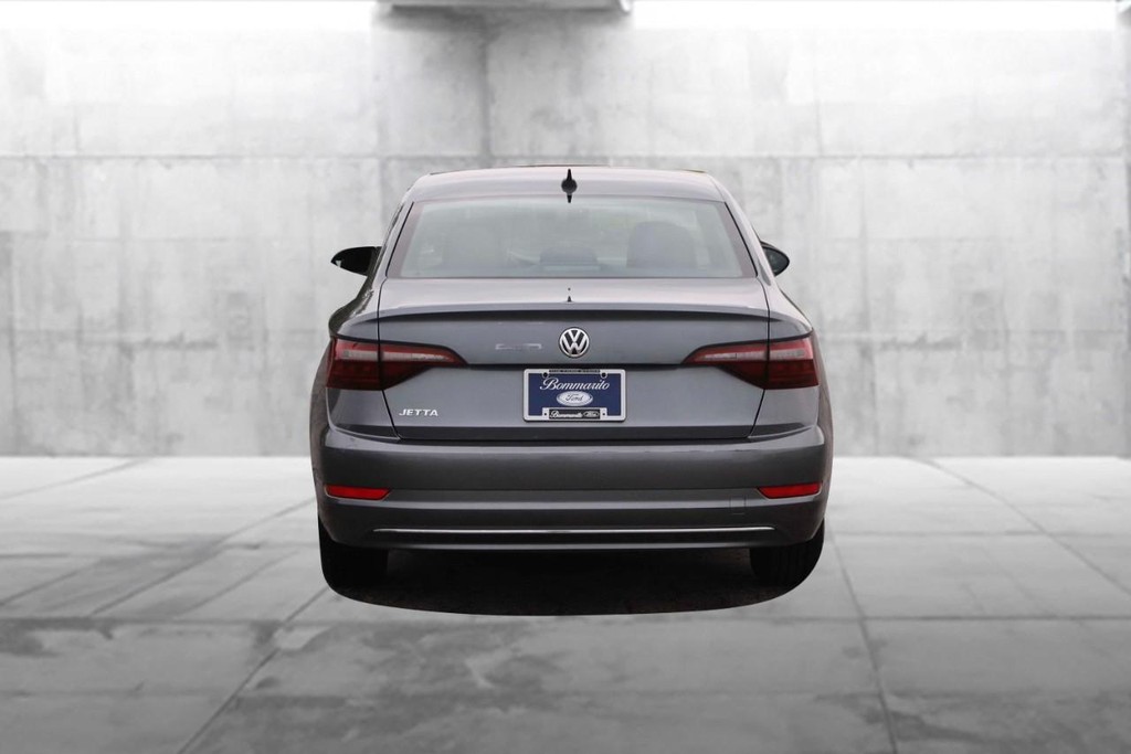 Volkswagen Jetta Vehicle Full-screen Gallery Image 6