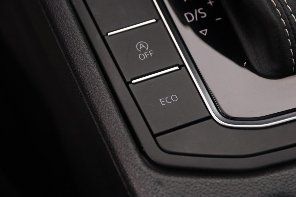 Volkswagen Jetta Vehicle Full-screen Gallery Image 20