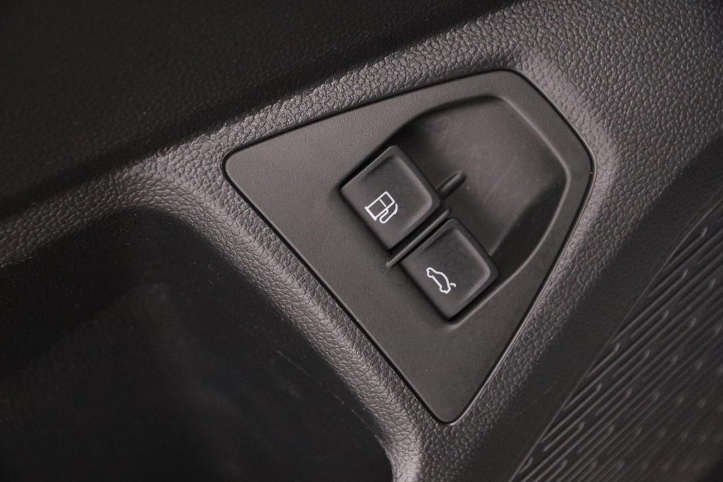 Volkswagen Jetta Vehicle Full-screen Gallery Image 21